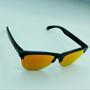 Oakley Frogskin